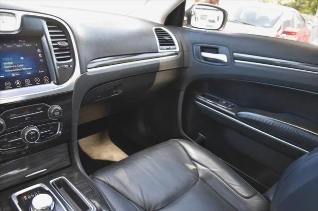 2017 Chrysler 300 Limited