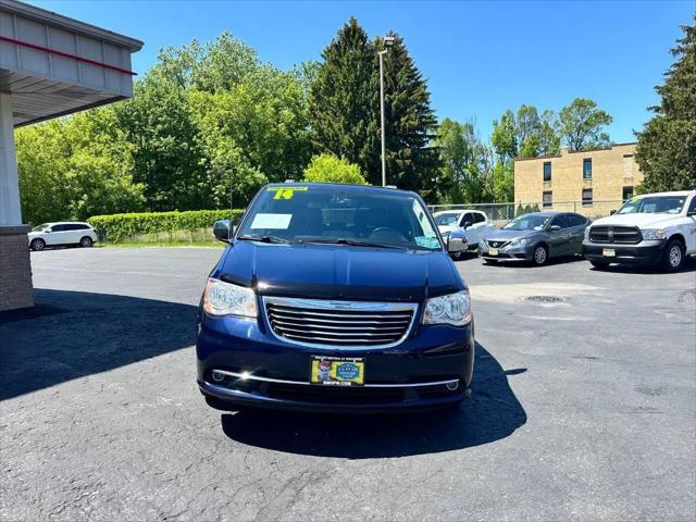 2014 Chrysler Town & Country Touring-L