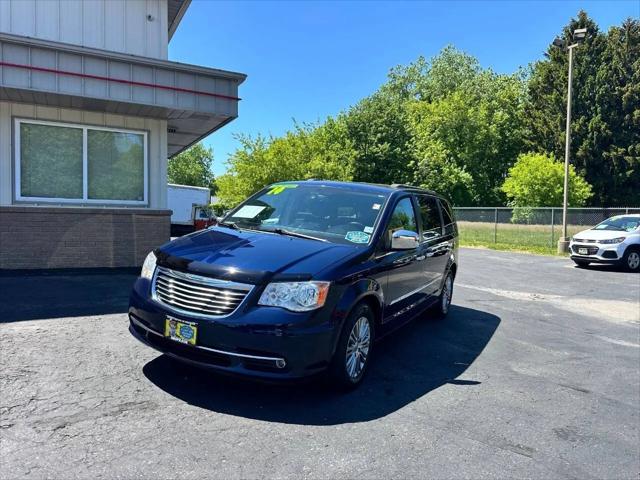 2014 Chrysler Town & Country Touring-L