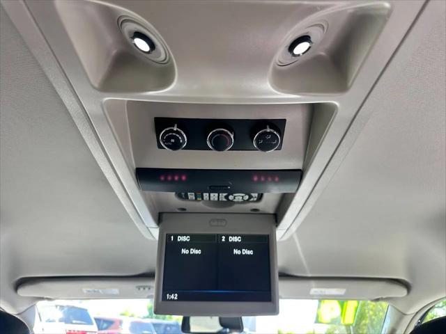 2014 Chrysler Town & Country Touring-L