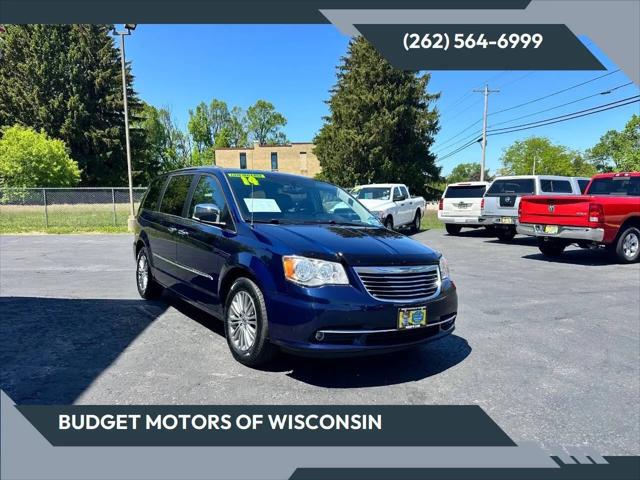 2014 Chrysler Town & Country Touring-L for sale in Racine, WI