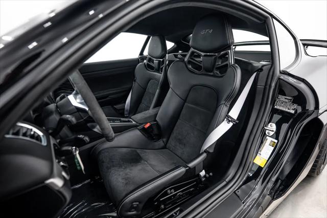 2016 Porsche Cayman GT4