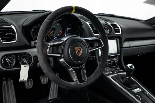 2016 Porsche Cayman GT4