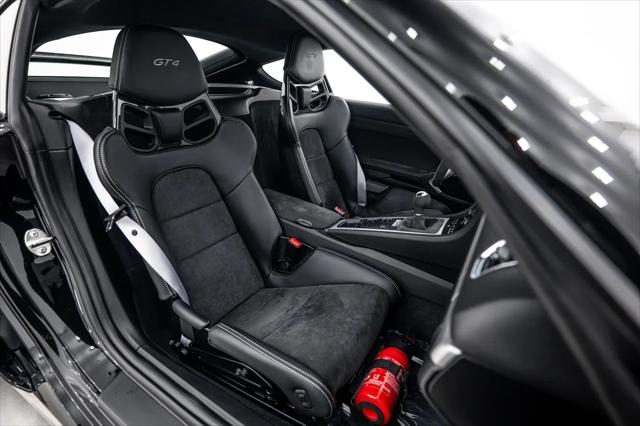 2016 Porsche Cayman GT4