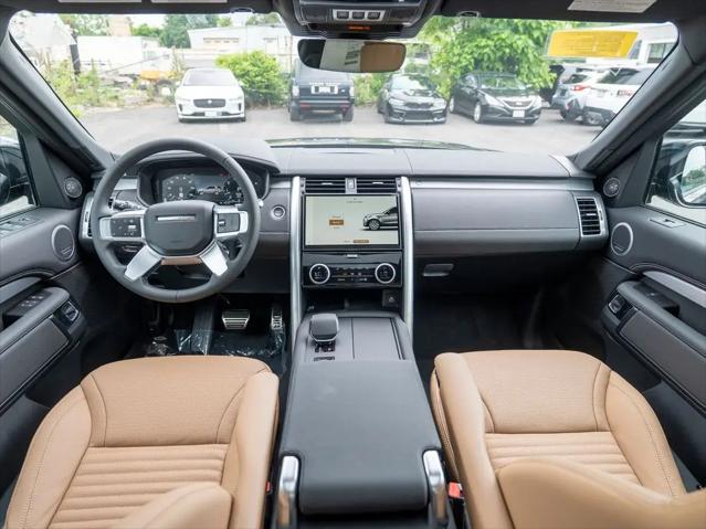 2025 Land Rover Discovery P360 Dynamic SE