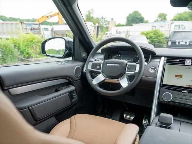 2025 Land Rover Discovery P360 Dynamic SE
