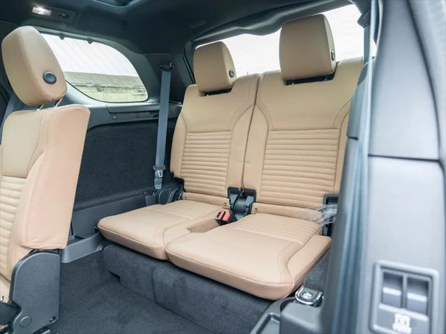 2025 Land Rover Discovery P360 Dynamic SE