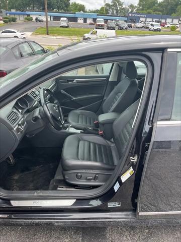 2018 Volkswagen Passat 2.0T SEL Premium