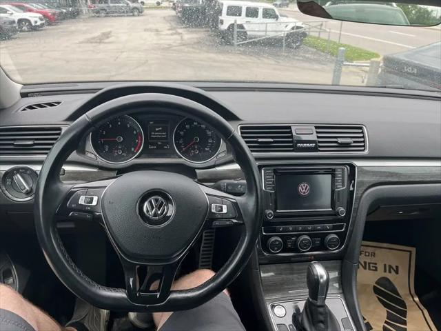 2018 Volkswagen Passat 2.0T SEL Premium