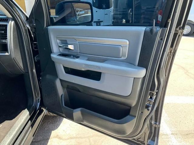 2018 Ram 1500 Big Horn Crew Cab 4x4 5'7" Box