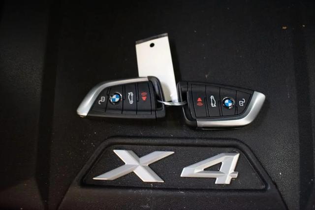 2025 BMW X4 xDrive30i