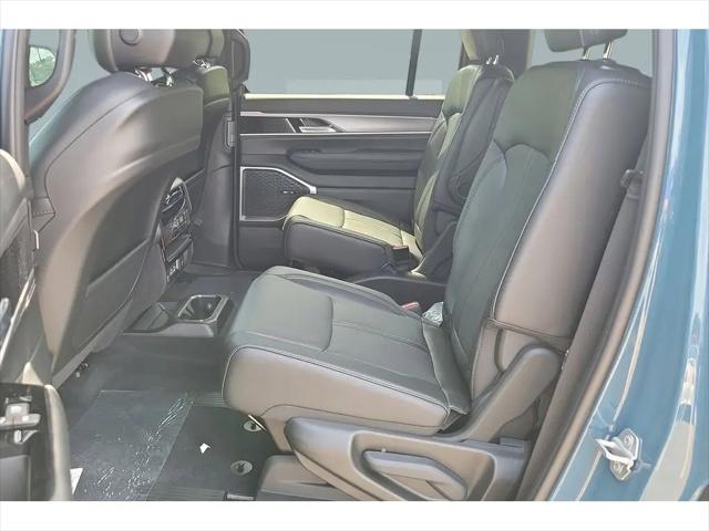 2026 Jeep Grand Wagoneer 4x2