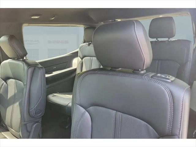 2026 Jeep Grand Wagoneer 4x2