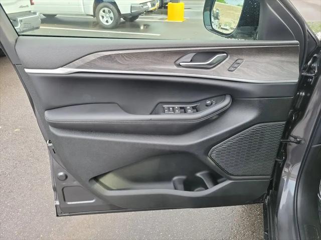 2026 Jeep Grand Cherokee L Limited 4x2