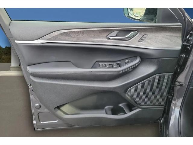 2026 Jeep Grand Cherokee L Limited 4x2
