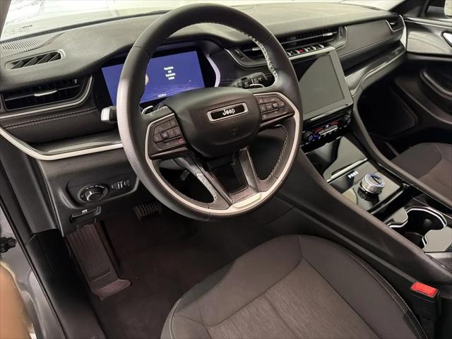 2023 Jeep Grand Cherokee L Laredo 4x4