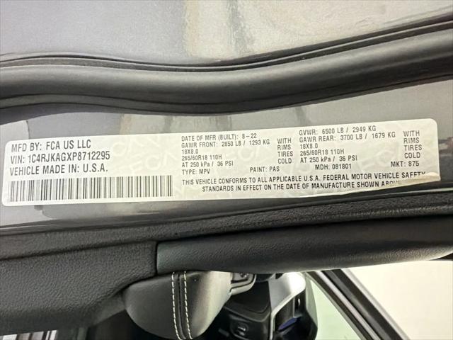 2023 Jeep Grand Cherokee L Laredo 4x4