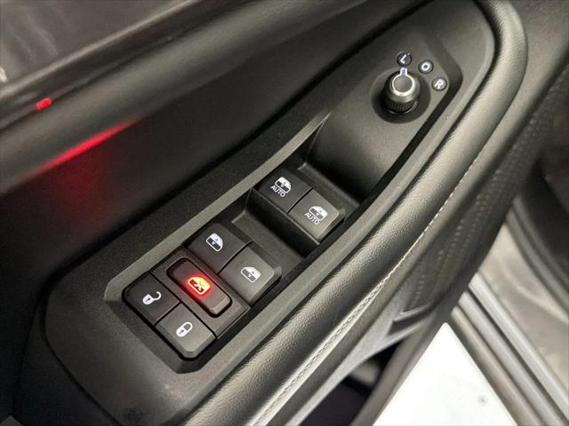 2023 Jeep Grand Cherokee L Laredo 4x4