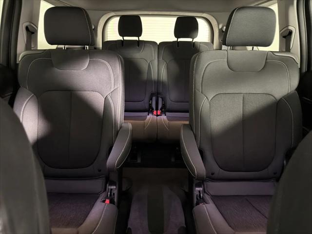 2023 Jeep Grand Cherokee L Laredo 4x4