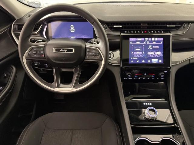 2023 Jeep Grand Cherokee L Laredo 4x4
