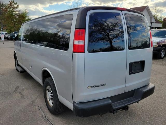 2020 Chevrolet Express Passenger RWD 3500 Extended Wheelbase LS