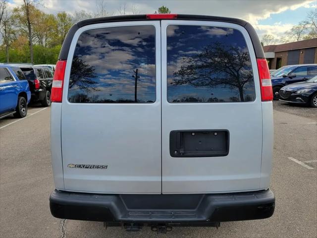 2020 Chevrolet Express Passenger RWD 3500 Extended Wheelbase LS