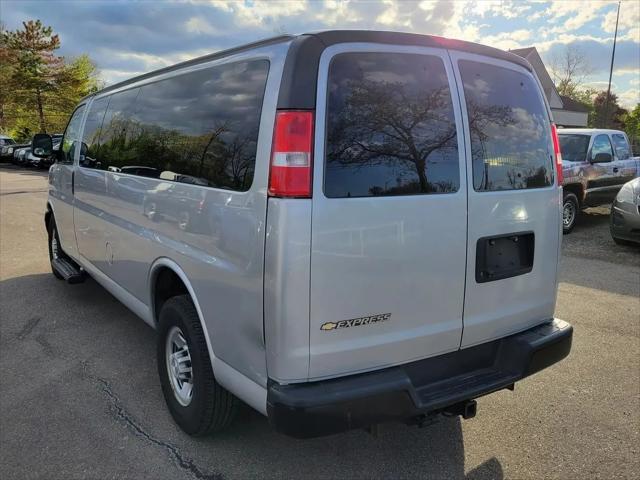 2020 Chevrolet Express Passenger RWD 3500 Extended Wheelbase LS