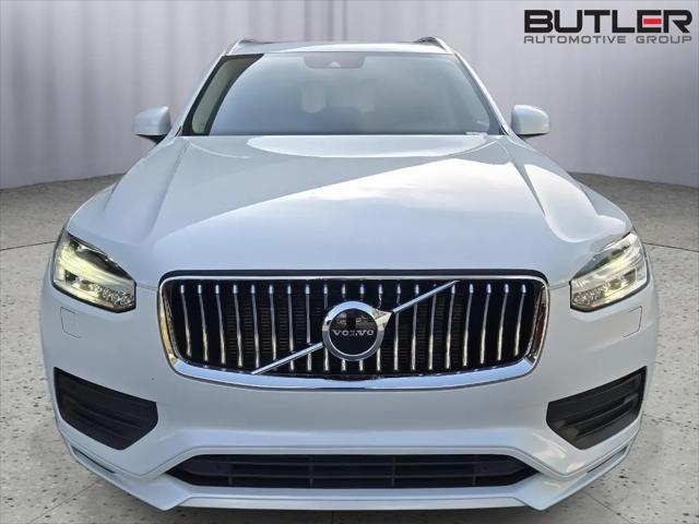 2022 Volvo XC90 T5 Momentum 7 Passenger