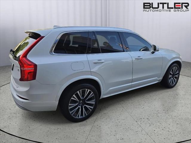 2022 Volvo XC90 T5 Momentum 7 Passenger