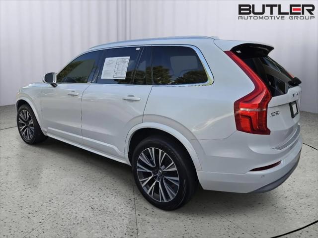 2022 Volvo XC90 T5 Momentum 7 Passenger