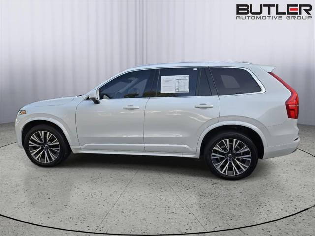 2022 Volvo XC90 T5 Momentum 7 Passenger