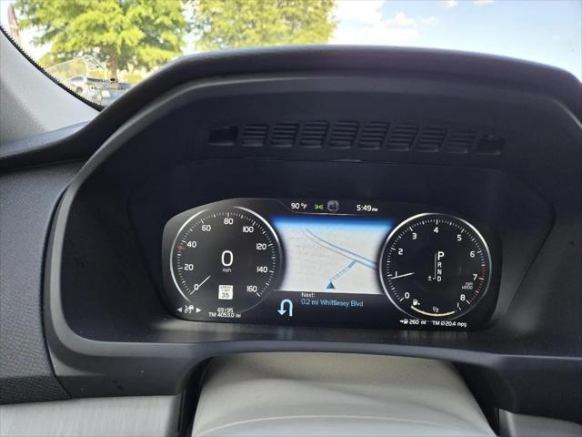 2022 Volvo XC90 T5 Momentum 7 Passenger