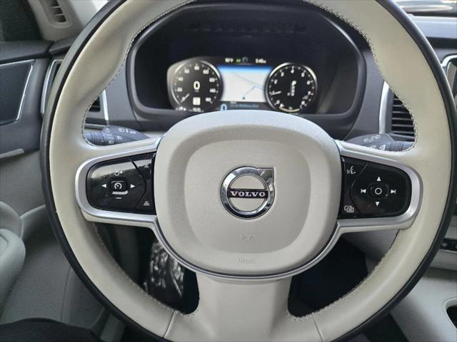 2022 Volvo XC90 T5 Momentum 7 Passenger