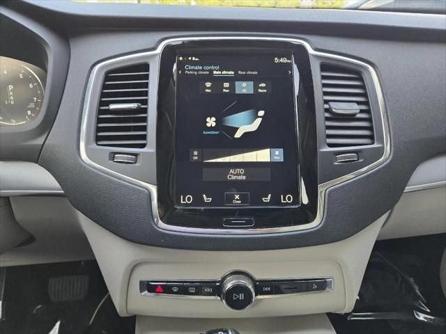 2022 Volvo XC90 T5 Momentum 7 Passenger