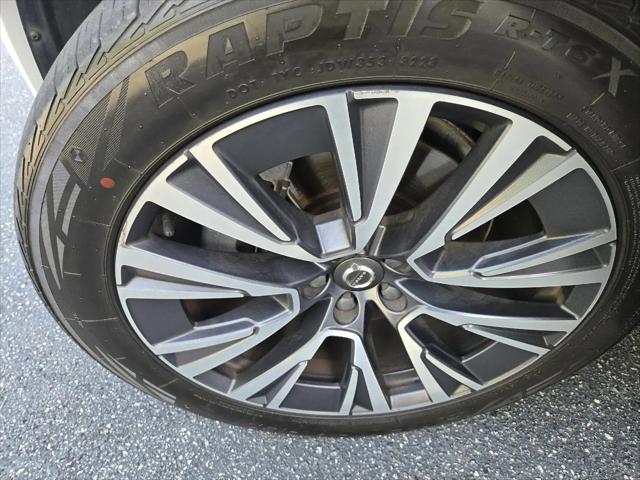 2022 Volvo XC90 T5 Momentum 7 Passenger