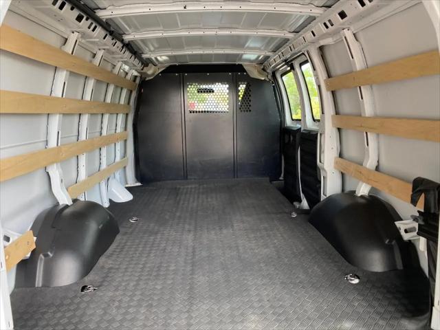 2025 Chevrolet Express Cargo Van RWD 2500 Regular Wheelbase WT