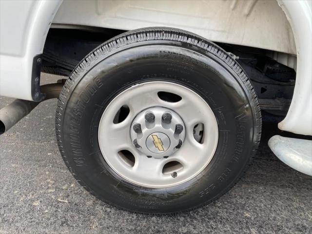 2025 Chevrolet Express Cargo Van RWD 2500 Regular Wheelbase WT