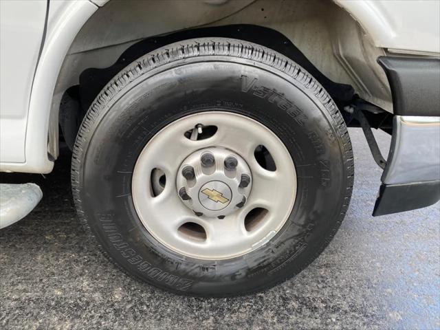 2025 Chevrolet Express Cargo Van RWD 2500 Regular Wheelbase WT