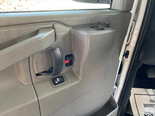 2025 Chevrolet Express Cargo Van RWD 2500 Regular Wheelbase WT