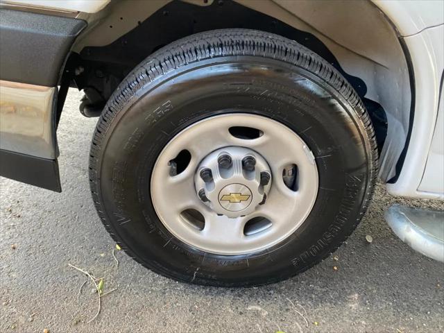 2025 Chevrolet Express Cargo Van RWD 2500 Regular Wheelbase WT
