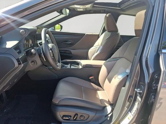 2025 Lexus ES 300h ES 300h