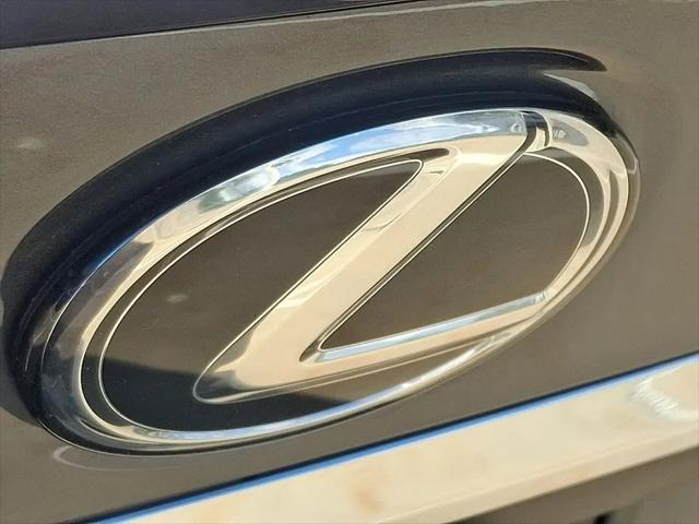 2025 Lexus ES 300h ES 300h