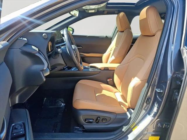 2025 Lexus 300 Premium
