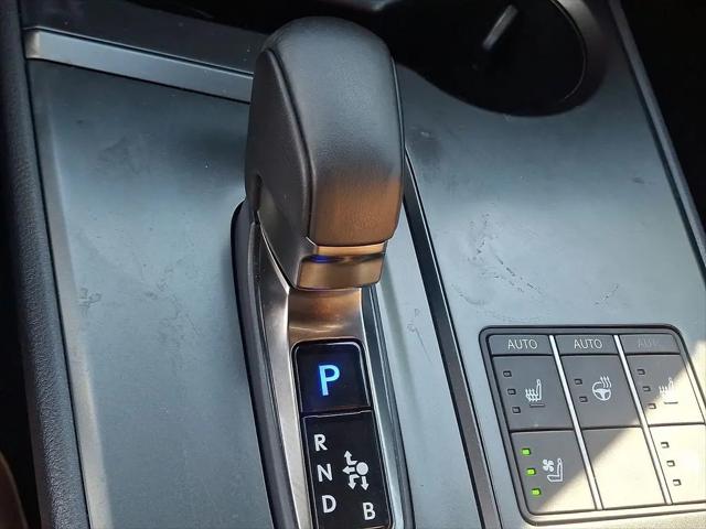 2025 Lexus 300 Premium