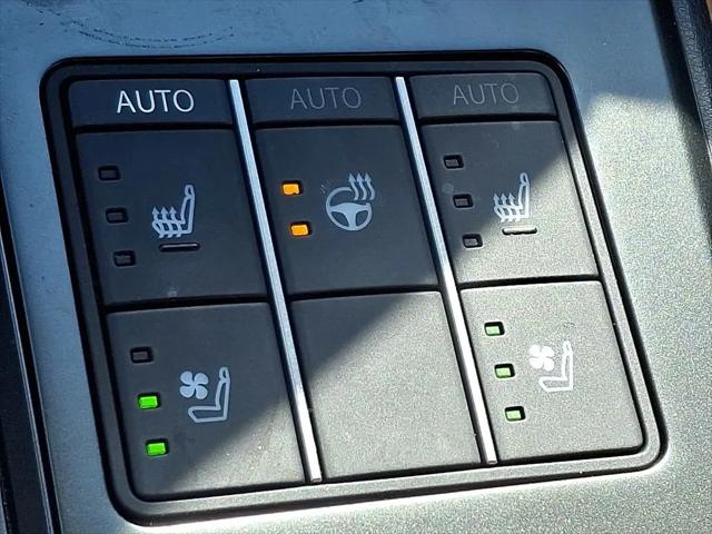 2025 Lexus 300 Premium