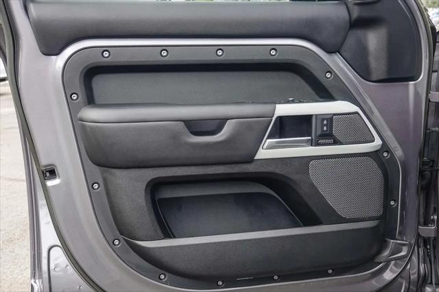 2023 Land Rover Defender 110 X-Dynamic SE