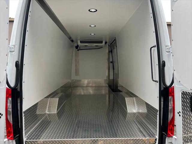 2025 Mercedes-Benz Sprinter 2500 High Roof 4-Cyl Diesel HO