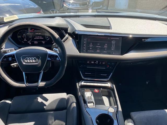 2022 Audi e-tron GT Premium Plus quattro