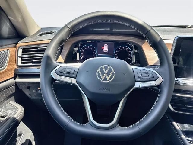 2026 Volkswagen Atlas SE with Technology