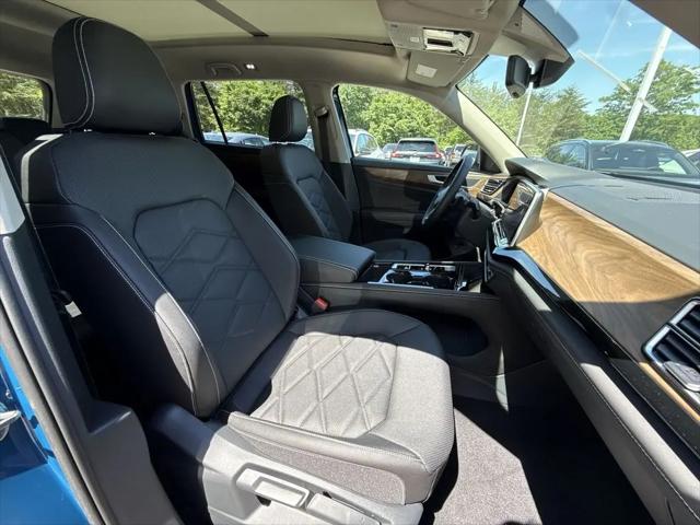 2026 Volkswagen Atlas SE with Technology